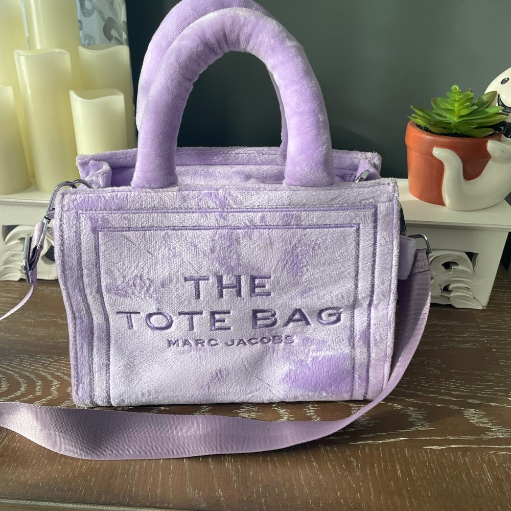 Cute fashion bag! Super soft! Never used!